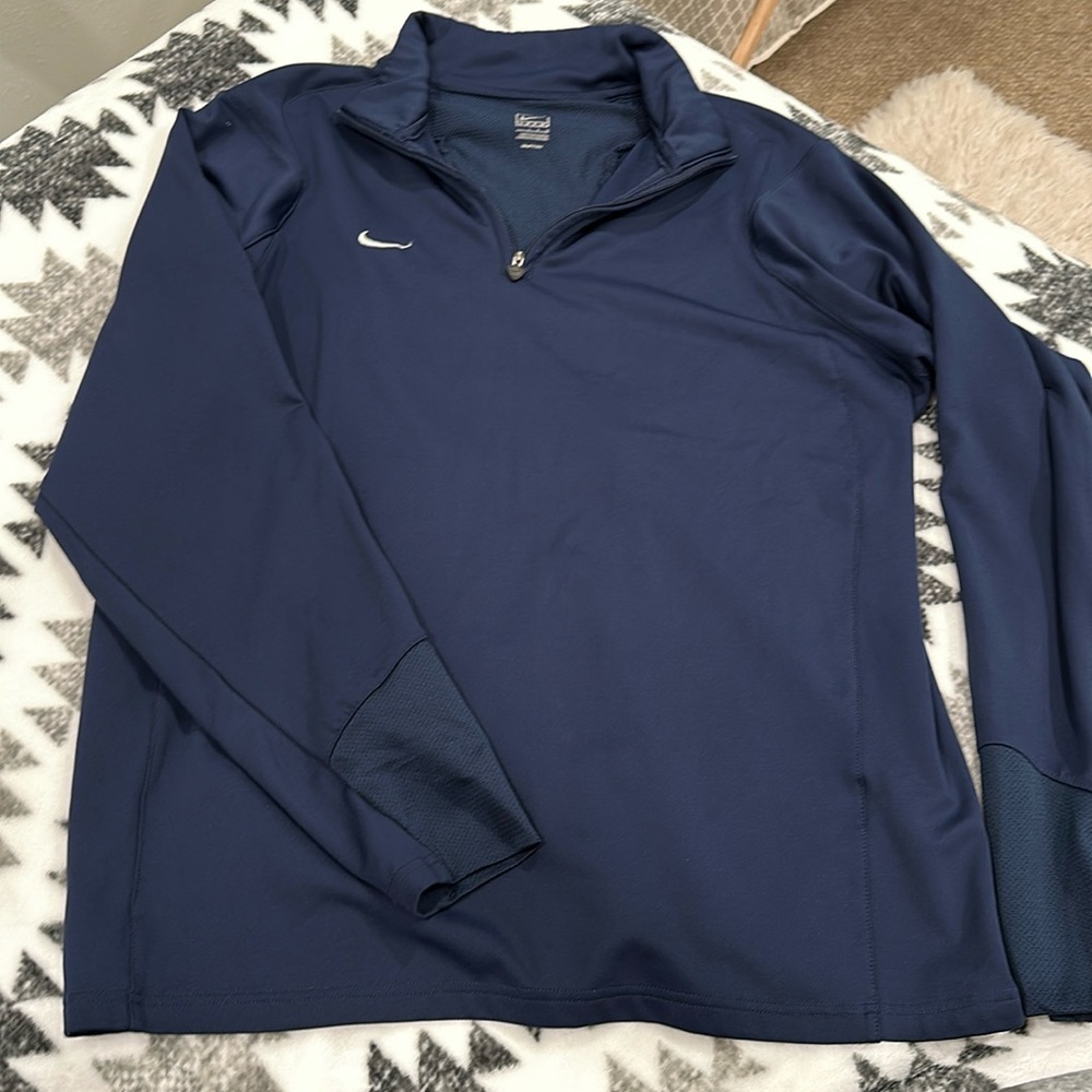 Nike pull over long sleeve work out sweatshirt